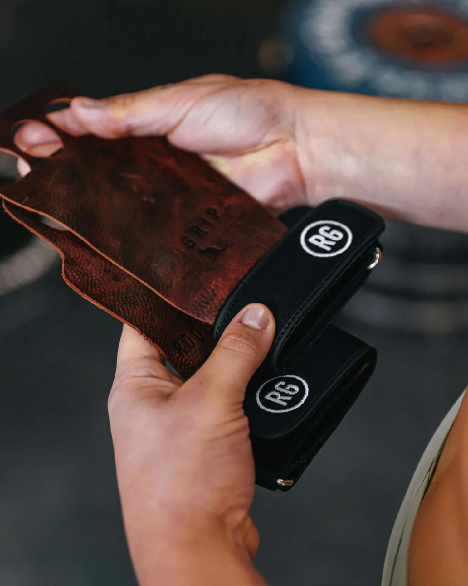 RooGrips 3 Hole Hand Grips - Pebble Grain RooGrips 3 Hole Hand Grips - Pebble Grain -Rogue Fitness Shop KG0006 WEB3 jyida8